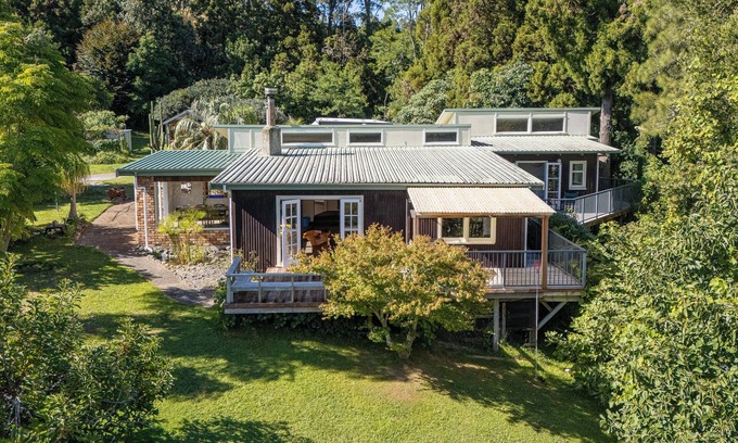 Whangamata House | Birdsong - Whangamata Holiday Home