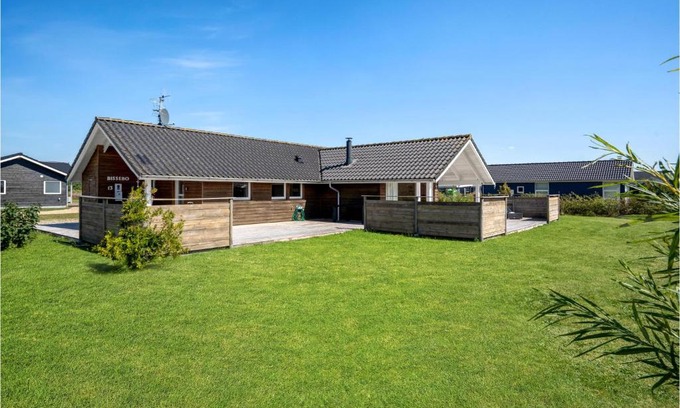 Skaven Strand House | Bissebo