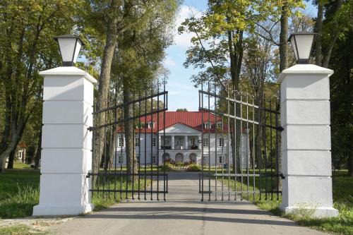 Kuciai Hotel | Bistrampolis Manor