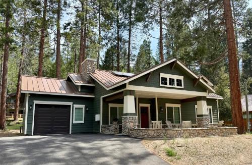 Yosemite National Park House | Black Bear Bungalow