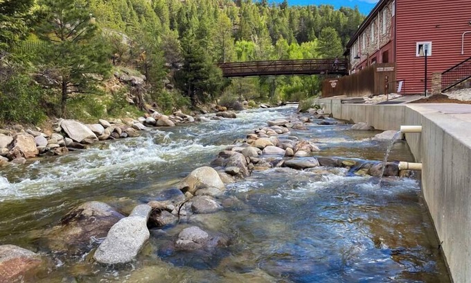 Howard House | Black Bear Lodge 4 Su