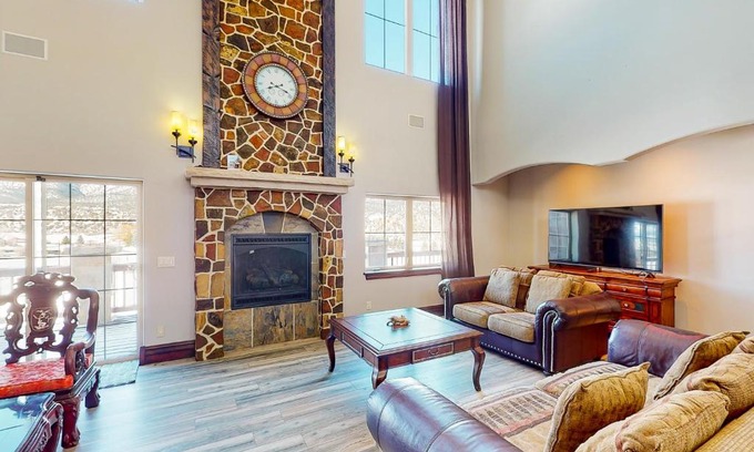 Gypsum House | Black Bear Lodge