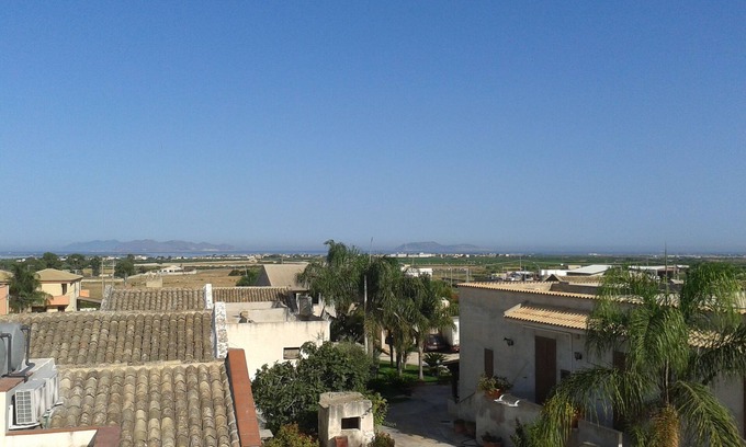 Marsala House | Black Mulberry: Spacious accommodation on hillock in Marsala, view of Egadi Islands and Erice.