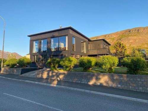 Grenivik Villa | Black pearl - Villa with a view