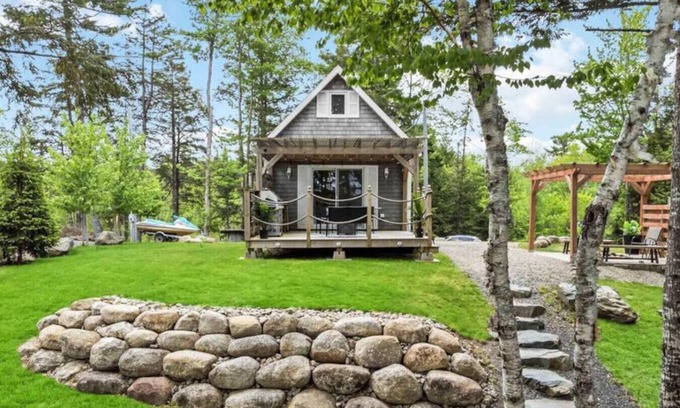 LaBelle Cabin | Black Rattle Cabin - LaBelle NS