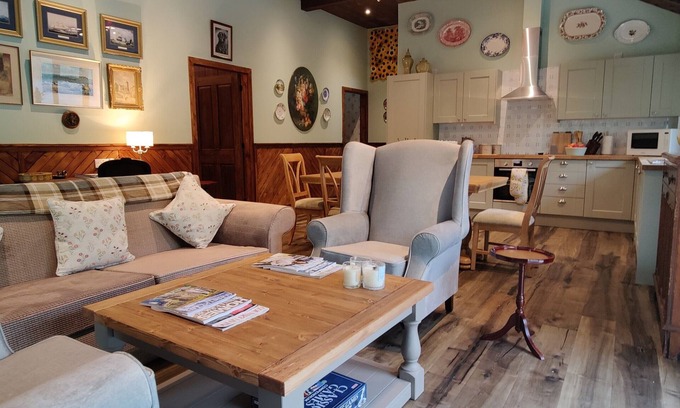 Letterfinlay Apartment | Black Sheep Hotels Cabins - Tartan and Timber