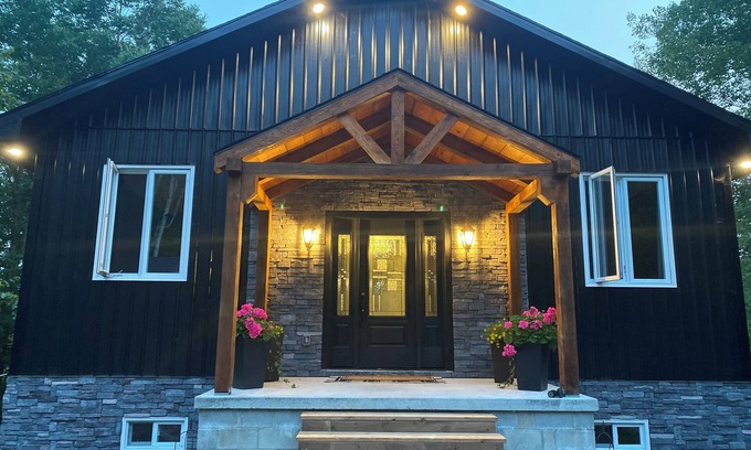 Unorganized Centre Parry Sound Cottage | Black Timber Lakehouse