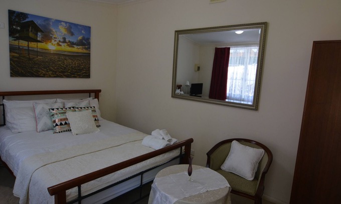 Blackburn South House | Blackburn Lodge Serviced Studio Apartment 3