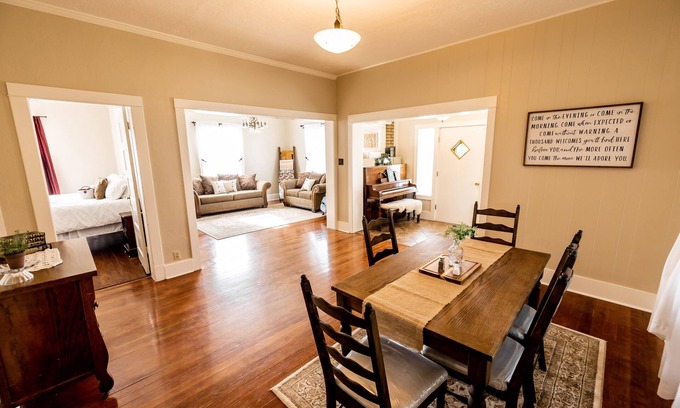 Moroni House | Blackham Homestead:10mi to Maple Canyon+ RV🅿️+kitchen+wash+dry+bbq +pets