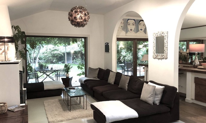 Blackheath House | Blackheath in Royal Greenwich detached and private house & garden. London. SE3