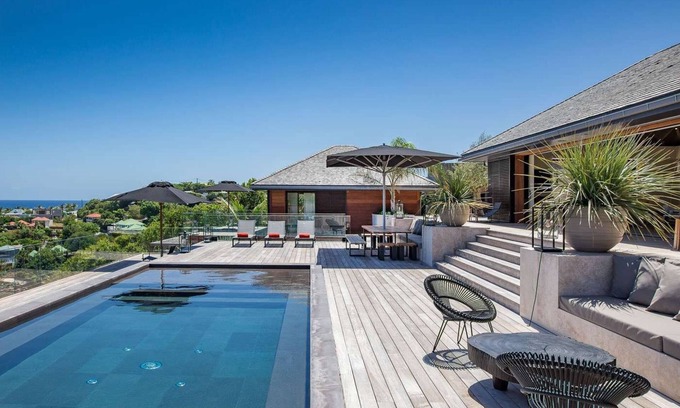 Grand Cul-de-Sac Villa | Blackstone (4/6 Rooms)
