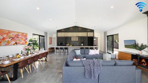 Willow Vale House | Blackwood Manor Retreat