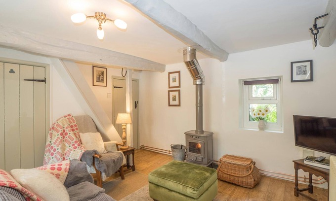 Newcastle Emlyn Cottage | Blaenfforest Rose Cottage, Newcastle Emlyn