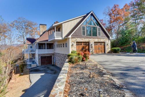 Blairsville House | Blairsville Mansion with Hot Tub, Casino and Games!