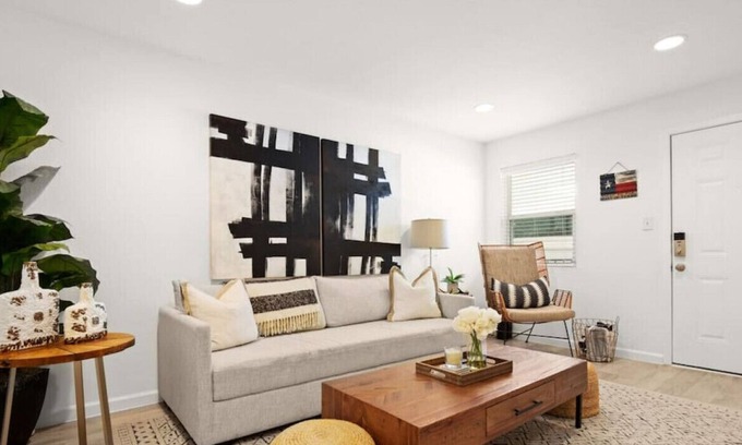 Clarksville Condo | Blanco #301 xxxxxxxx
