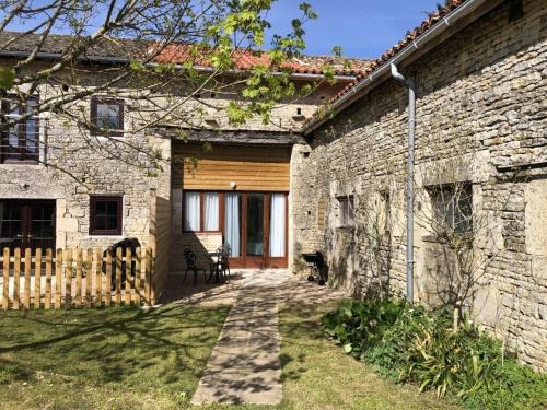 Blanzay Apartment | BlanzayAprtment 1bed Pool Bbq Wifi FreeP
