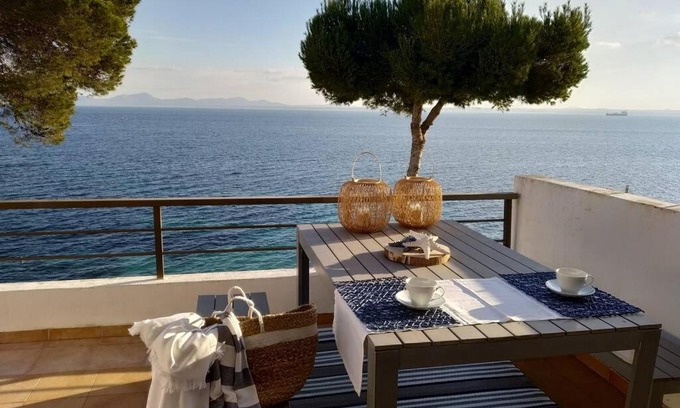 Alcanada Apartment | blau cel