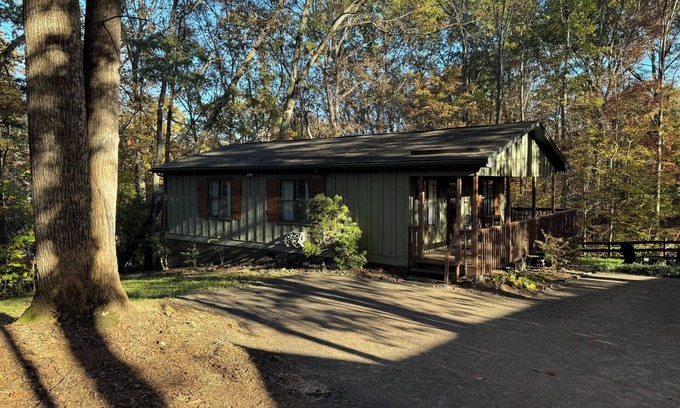 Mount Airy House | Bledsoe Bungalow -Green Acres