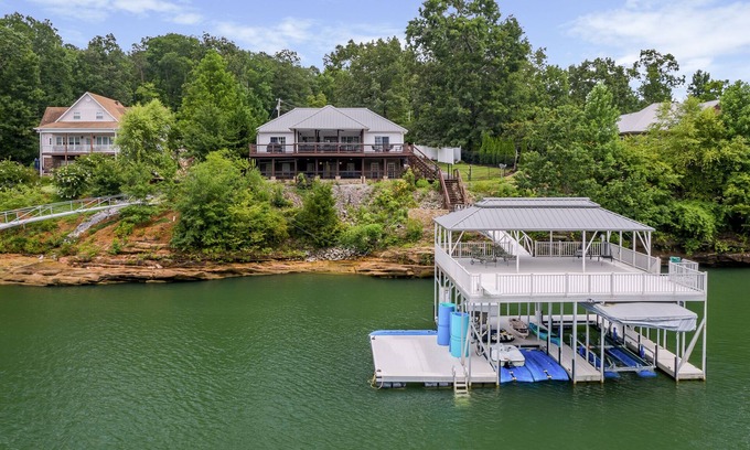 Houston House | Blessings Family Lodge