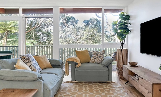 Beacon Hill House | Blissful Bushland Spa Retreat