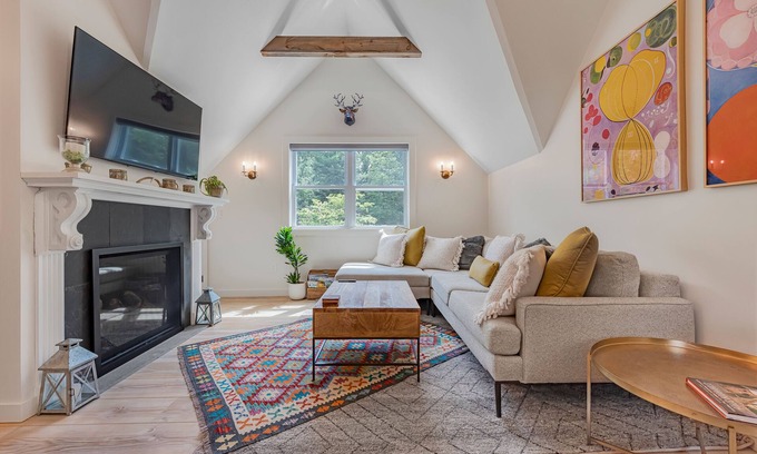 Woodstock House | "Blissful Retreat" Elegant , Charming & Peaceful