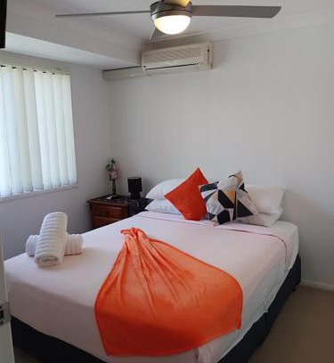 Caboolture South House | BLK Stays Guest House Deluxe Units Caboolture South