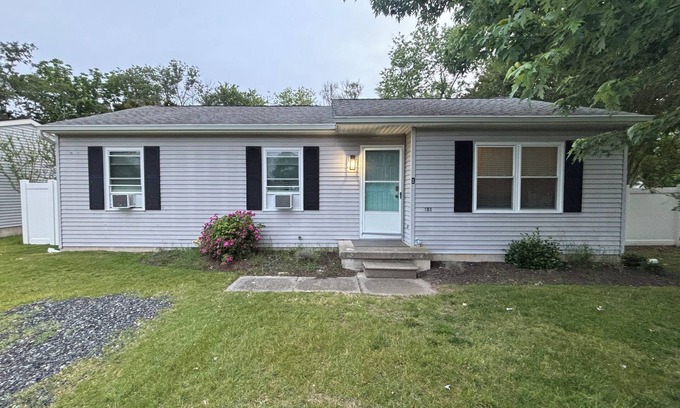 Town Bank House | Blocks from the beach! Charming Summer Getaway in Cape May
