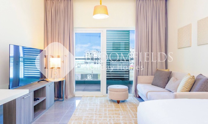 Masdar City Apartment | Bloomfields Cozy STU Balcony Leonardo