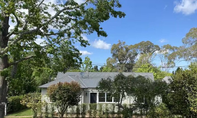 Burradoo Cottage | Blossom Cottage