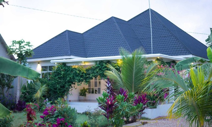 Tunguu House | Blossom House Zanzibar