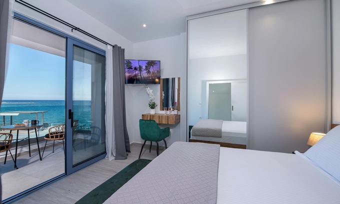 Koum Kapi Villa | Blue Balcony Boutique Suite Seaside Private Parking