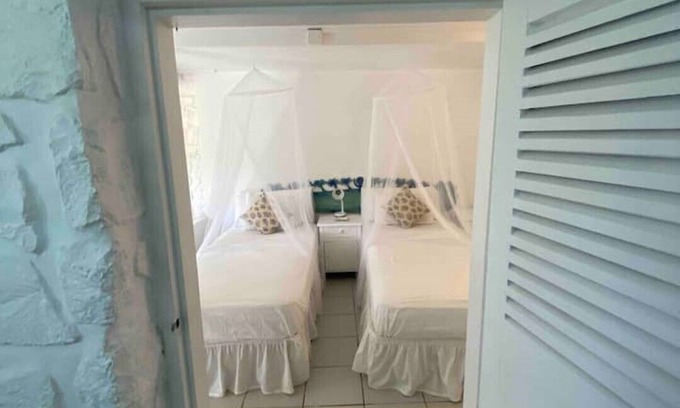 Marigot Bay Apartment | Blue bamboo apartment Marigot bay.
