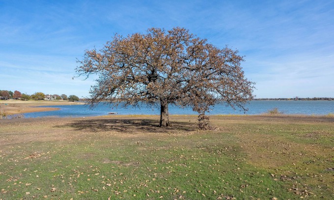 Little Elm House | Blue Bayou on Lake Lewisville. Charming 2-bedroom Lake House