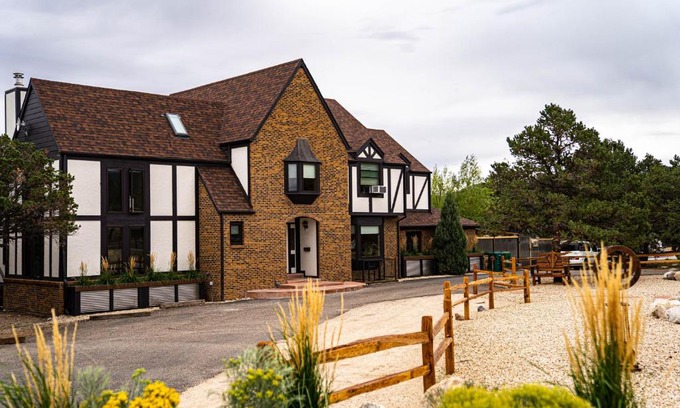 Salida Hotel | Blue Coyote Ranch