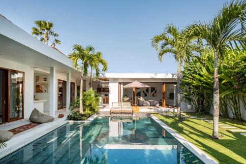 Batu Bolong Villa | Blue Door Villa, Central Canggu