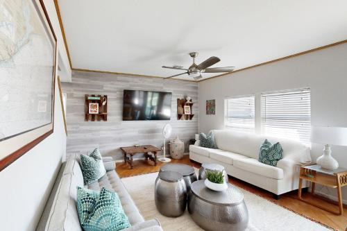 Miramar House | Blue Galveston Getaway