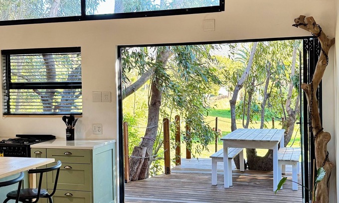 Flora Park Cottage | Blue Gum Tree Cottage