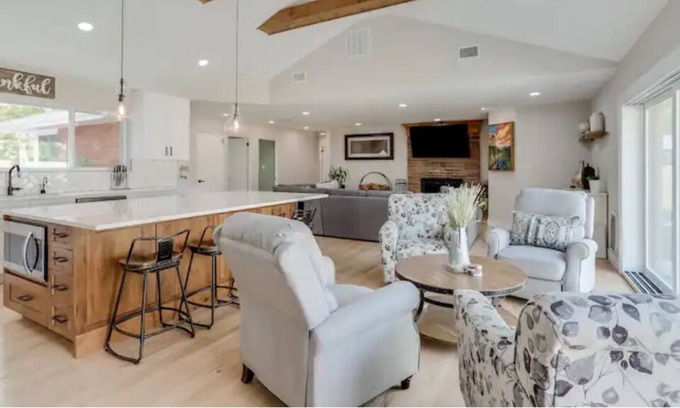 Arvada Plaza Area House | Blue Haven in Olde Town Arvada!