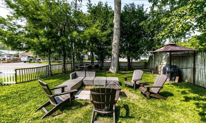 Verona Beach House | Blue Heron | Fenced Yard & Beach Access