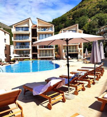 Przno Apartment | Blue Horizon Lux Apartment with Pool
