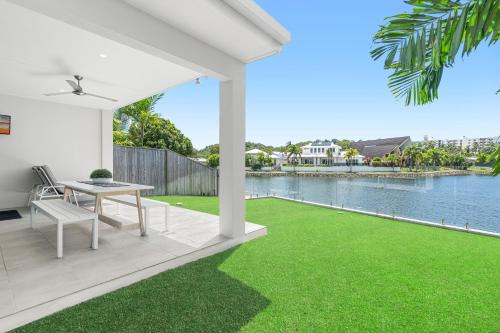 Trinity Beach Apartment | Blue Lagoon Villa B