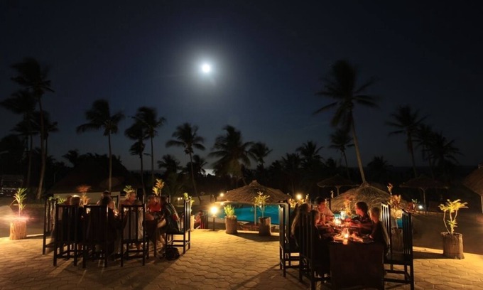 Inhambane House | BLUE MOON” Beach – Holiday Resort