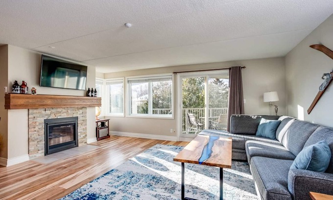 The Blue Mountains Condo | Blue Mountain Ski in/Ski Out Chalet Condo