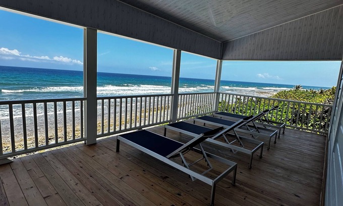 Isla de Utila Villa | Blue Oasis 3-bedroom villa in Utila with WiFi, AC