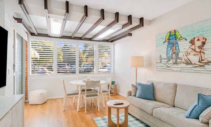 Tugun Apartment | Blue Pacific 2 - Beachside Tugun Unit - Linen Provided - Min. 3 Nights!