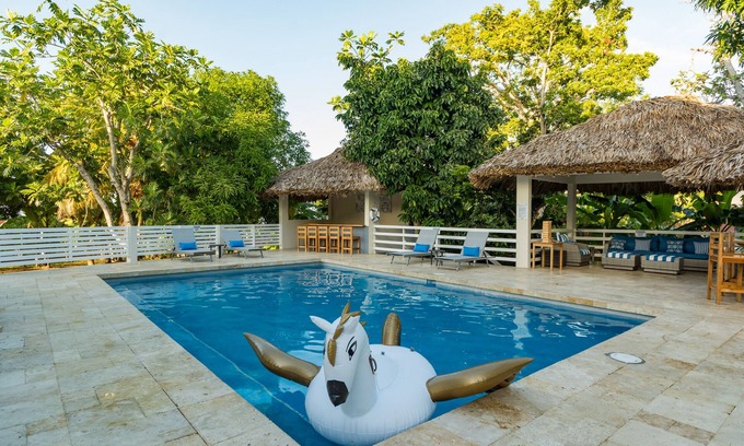 Lucea Bed & Breakfast | Blue Paloma Bed & Breakfast