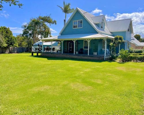 Old Bar House | Blue Pearl - Old Bar Holiday Rentals