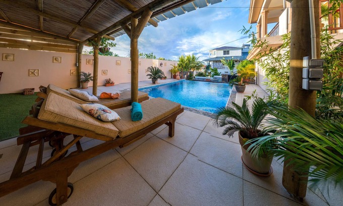 La Gaulette Villa | Blue Pearl Villa