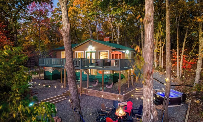 Shenandoah Cabin | Blue Ridge Lodge - Mtn View/Hot tub/Sauna/Game Room/Fire Pit