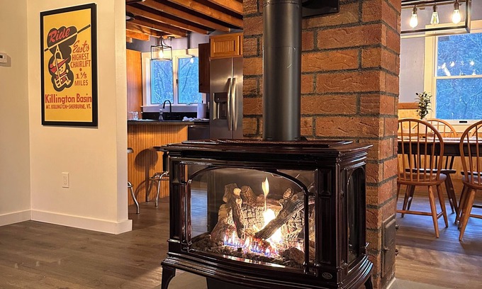 Chittenden House | Blue Ridge Retreat-NEW Hot tub/Mountain Top Inn/Killington/VAST